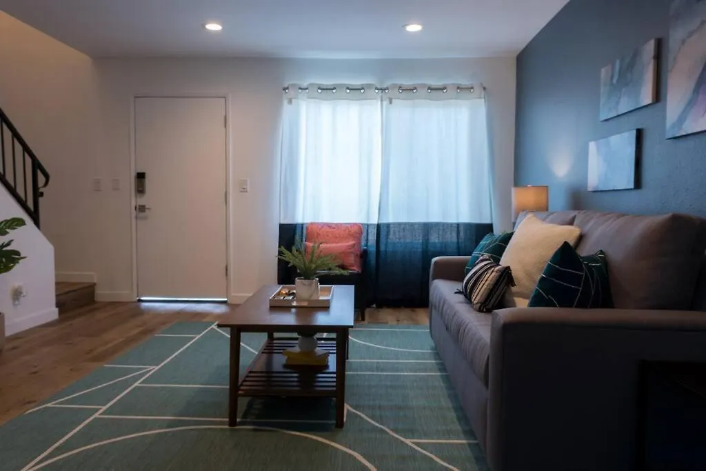 Stylish 2 Bed 1 And Half Bath Apartment Near Sofi Stadium, Lax, Forum Inglewood